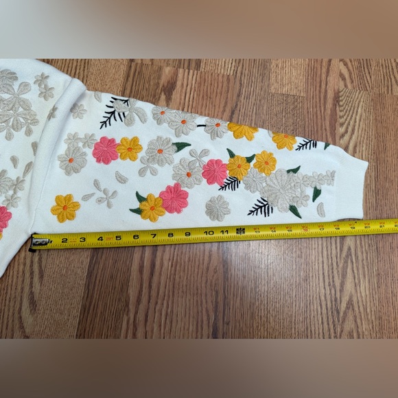 Yitai Mille Fleurs Embroidery Sweater Large NWT - Picture 12 of 15